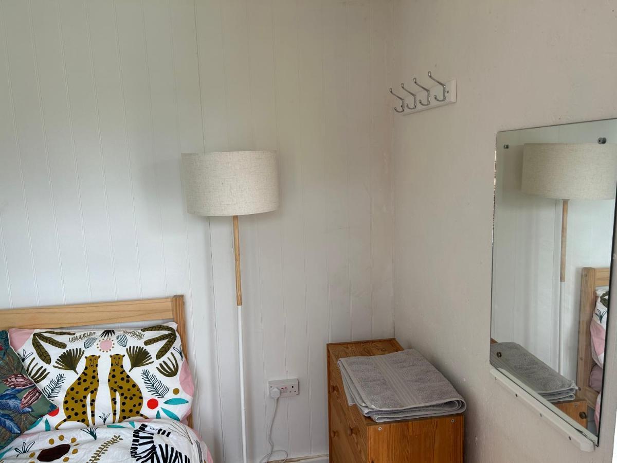 Mini Cabin In A Quiet Area Londres Exterior foto